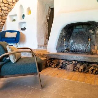 La salle de réception et détente au domaine Le Clos Bel Air en Aveyron