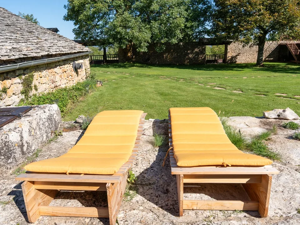 L'espace extérieur du domaine de réception Le Clos Bel Air en Aveyron